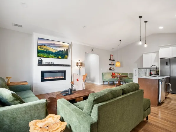 1105 Coyote Ln, Wiggins, CO 80654