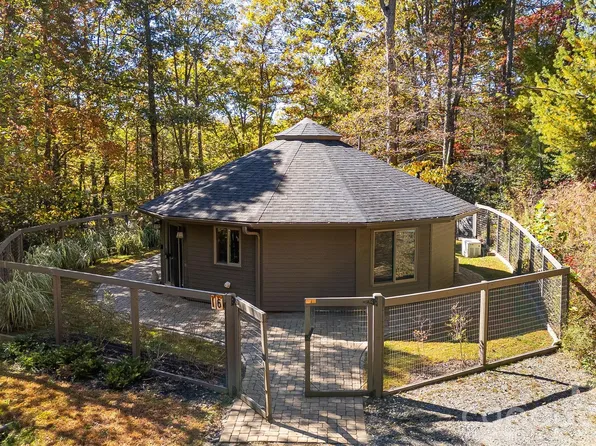 16 Caddis Ct, Marshall, NC 28753