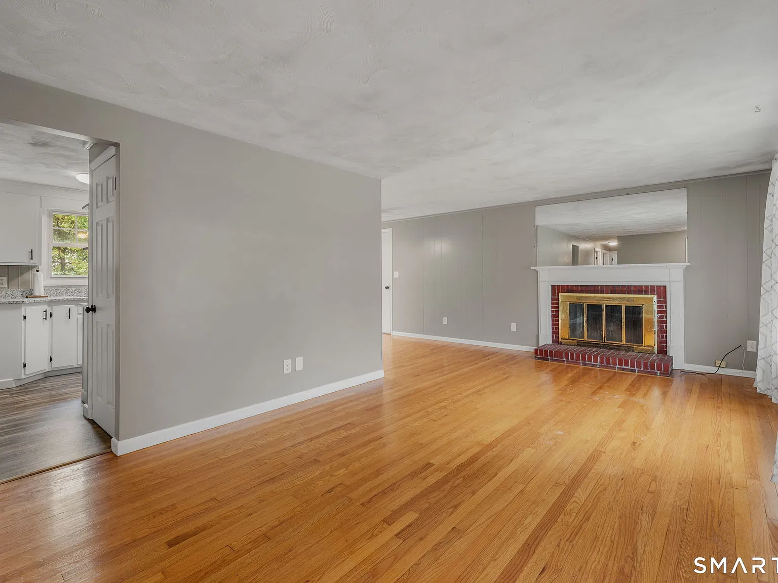 3 bed, 1.0 bath, 1496 sqft, $2,800 — Photo 3