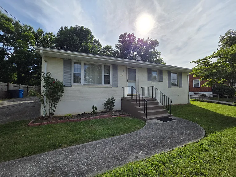 462 Frances Dr NW — Photo 1