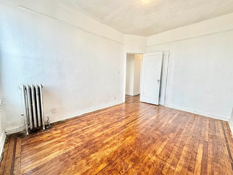 679 48th St #4B — Photo 20