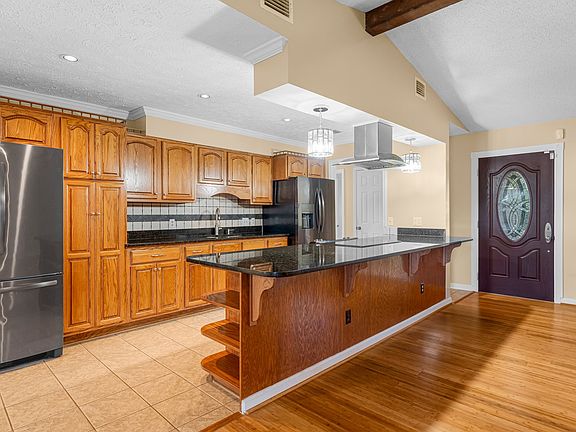 4th image of 6321 Wallace Rd