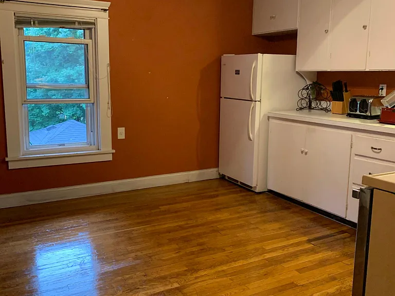 373 Beech St — Photo 4