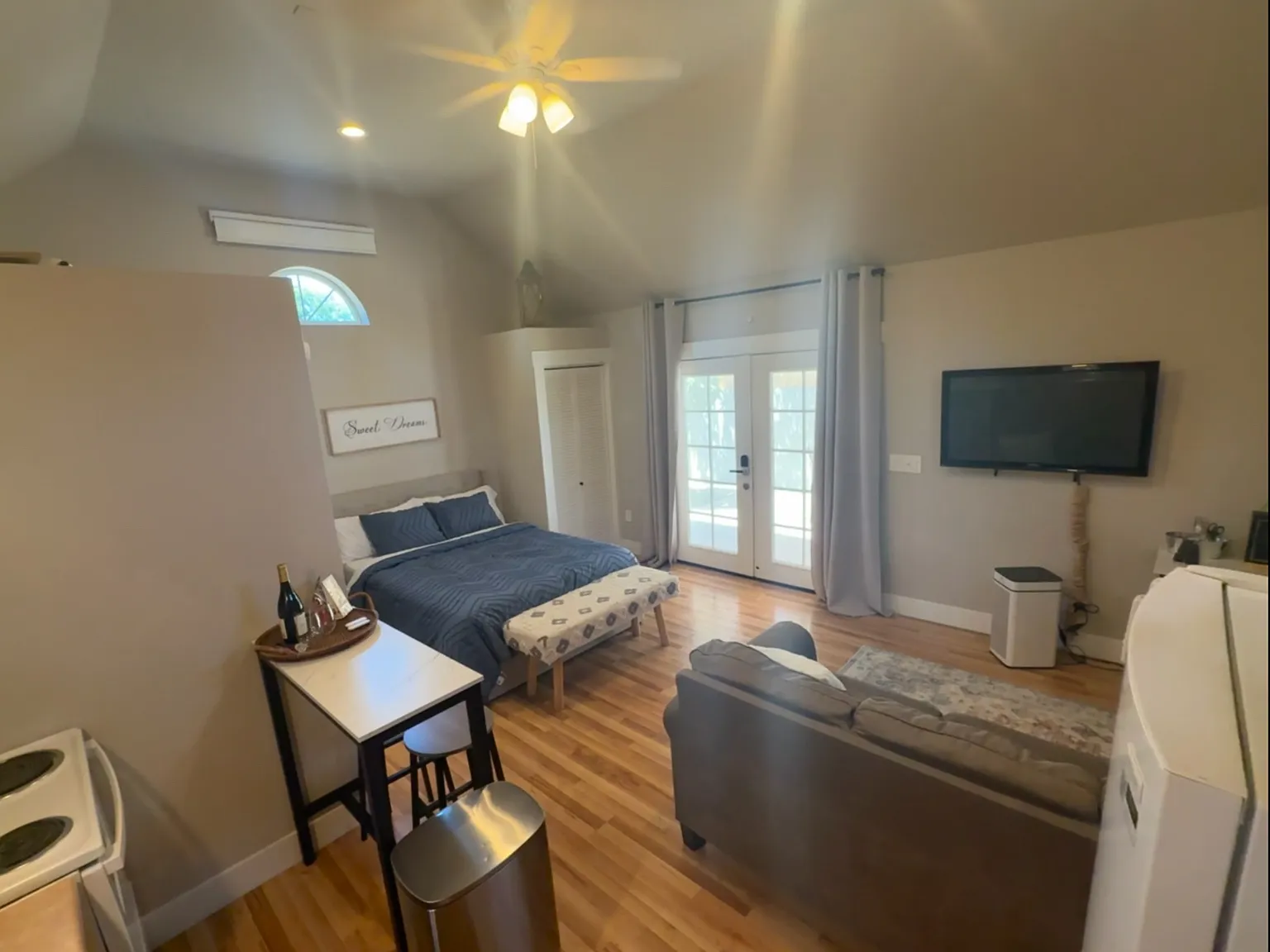 Studio, 360 sqft, $1,875 — Photo 3