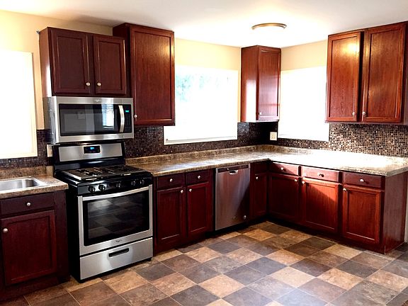 5th image of 117 E Morse Ave