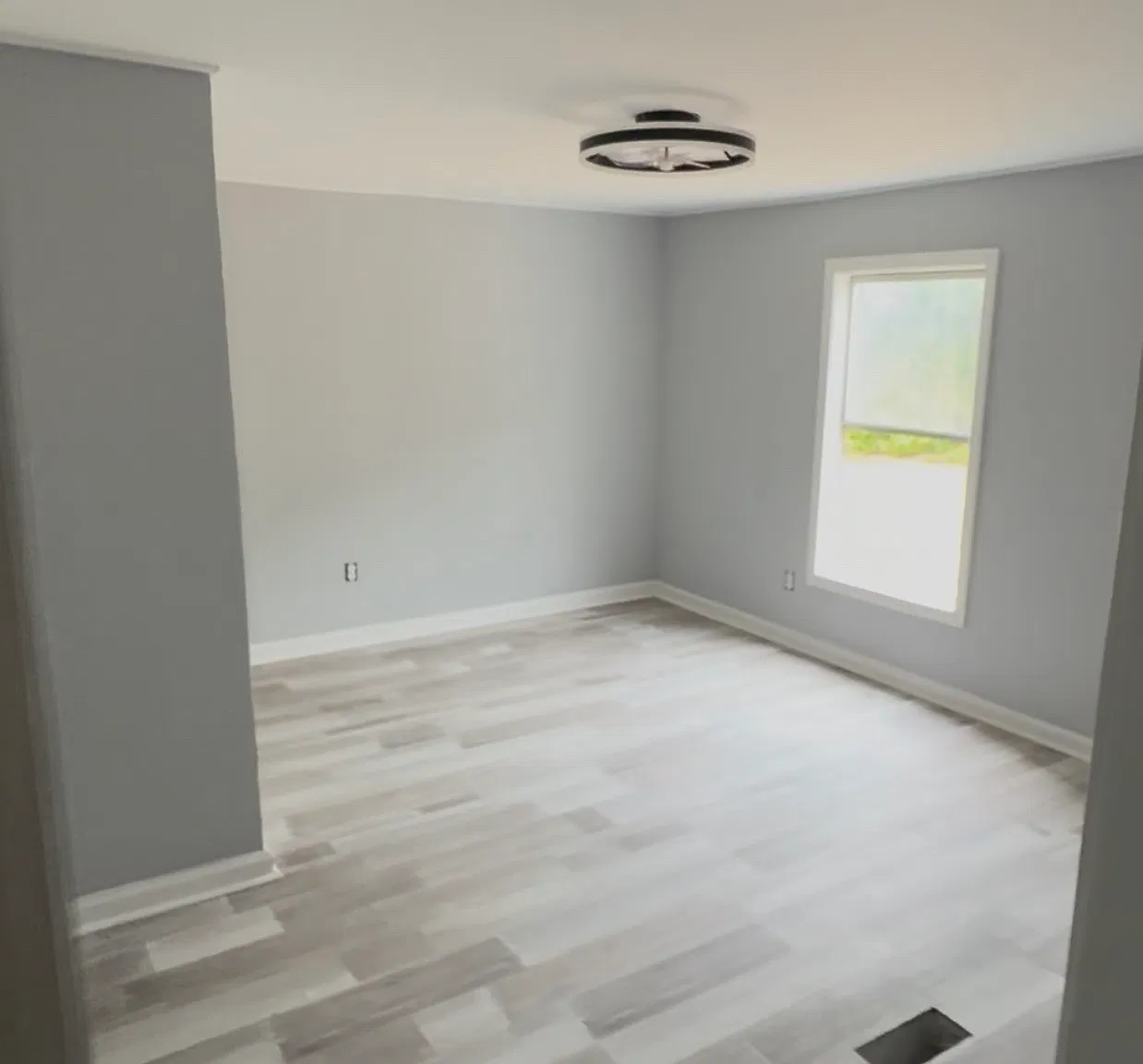 4 bed, 2.5 bath, 1600 sqft, $1,600 — Photo 2