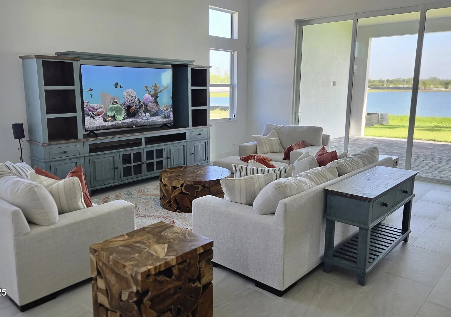 3 bed, 3.5 bath, 2500 sqft, $7,500 — Photo 3