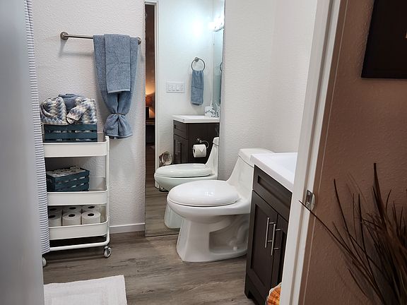 5th image of 435 Gateway Dr #50