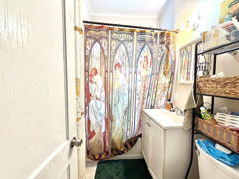 318 Summit Ave #9 — Photo 12