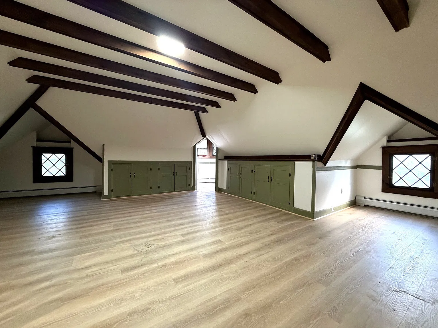 4 bed, $3,700 — Photo 4