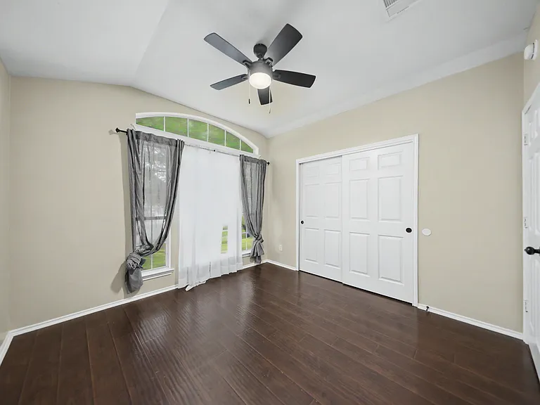 4502 Golden Gate Dr — Photo 16