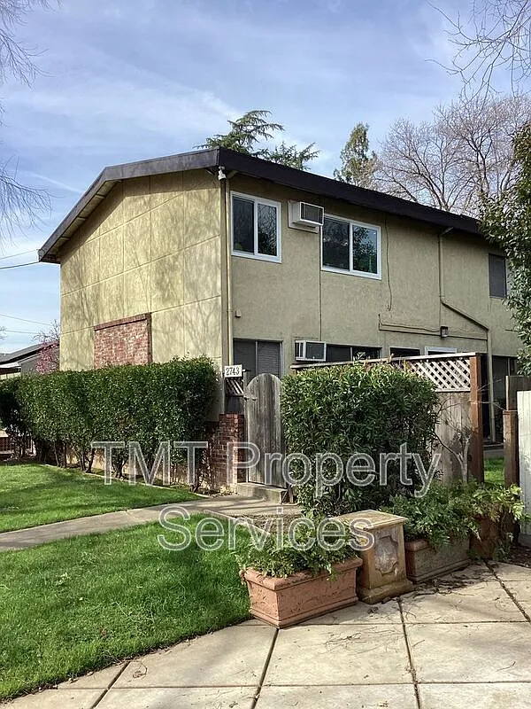 1 bed, 1.0 bath, 443 sqft, $1,275 — Photo 2
