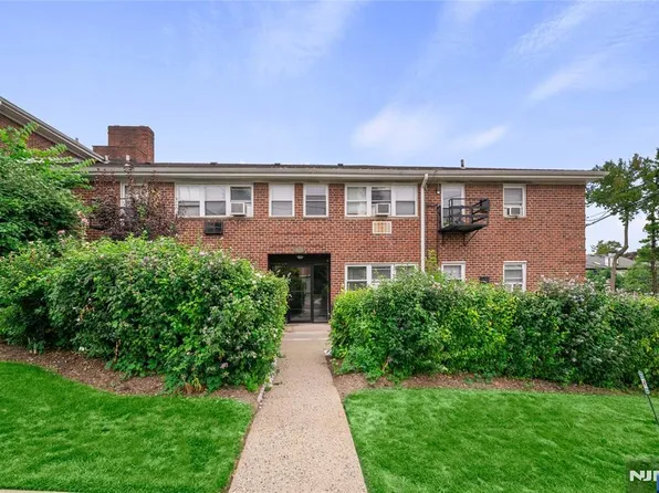 1624 Valley St APT 1C, Fort Lee, NJ 07024