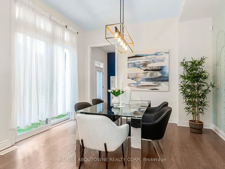3294 Millicent Ave — Photo 20