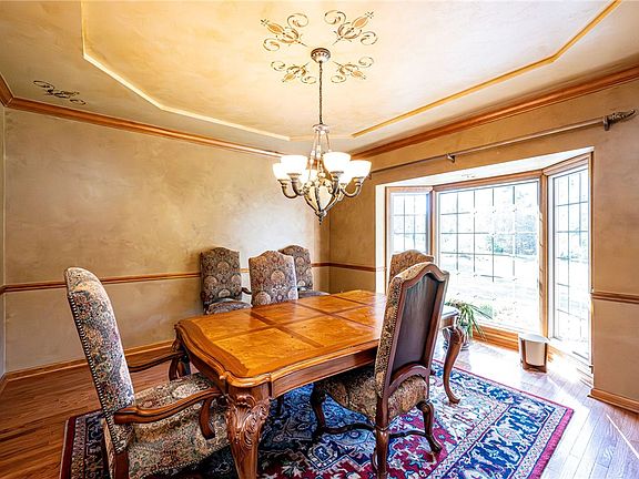 5th image of 3921 Bridgewood Cir