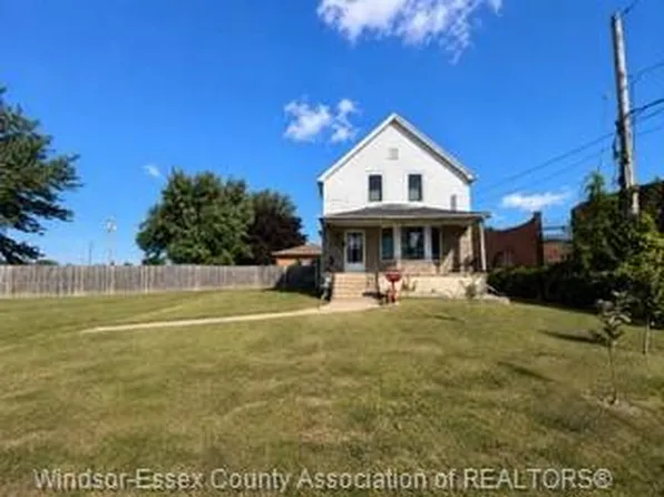 934 Grand Marais Rd E, Windsor, ON N8X 3J2