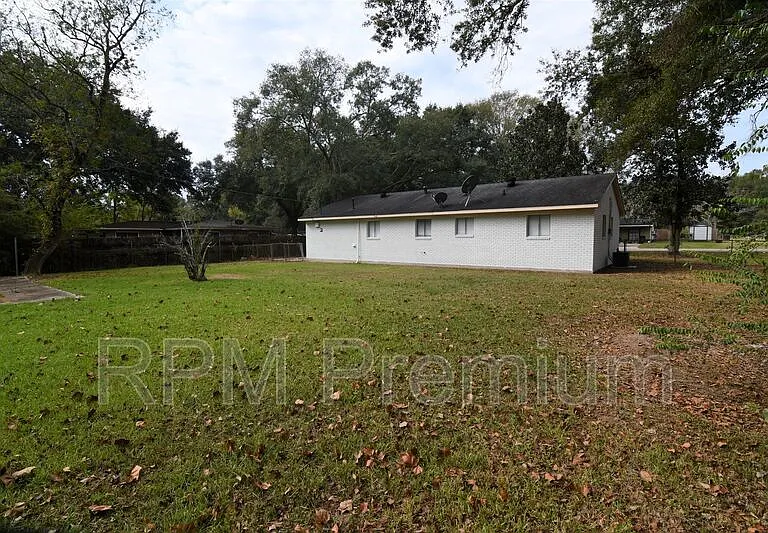 2424 Toledo St — Photo 22