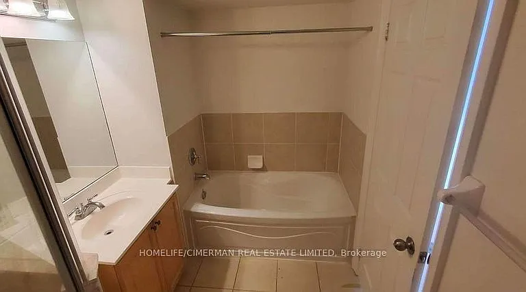 15 Greenview Ave #2012 — Photo 10