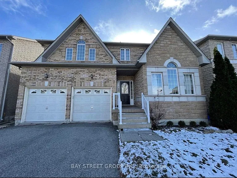7 Raymond Bartlett Ave — Photo 1