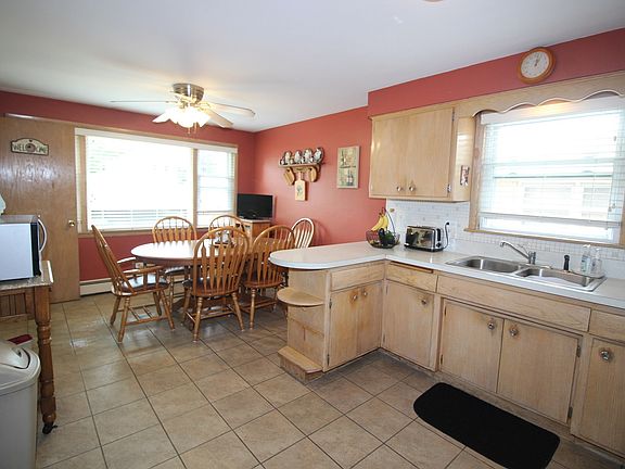 4th image of 8841 S Richmond Ave