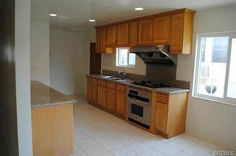 5th image of 815 S Marguerita Ave
