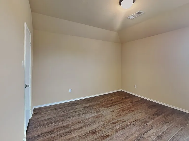 629 Saddleway Dr — Photo 13