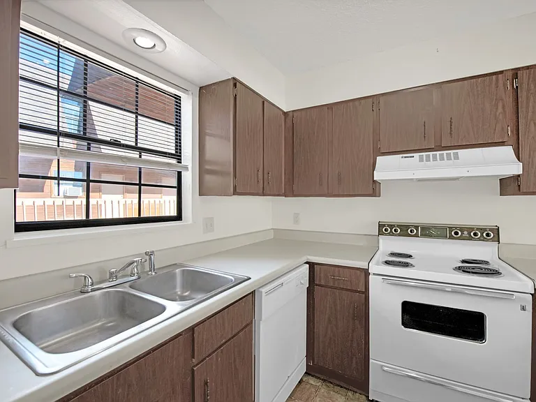 2260 N 13th St. — Photo 20