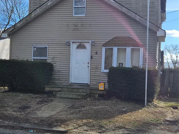 6 Hansen Street, Bay Shore, NY 11706
