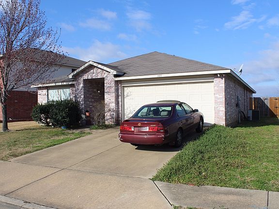 3rd image of 305 Stoneridge Dr