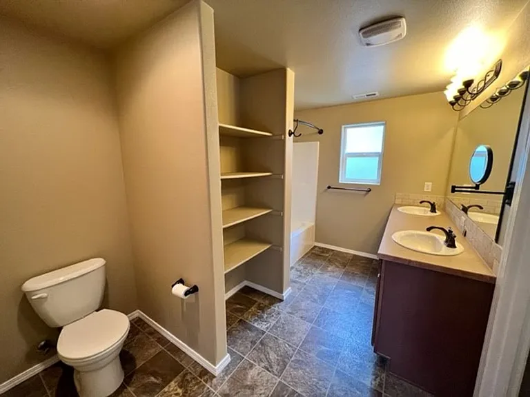 19701 Aspen Meadows Dr — Photo 12