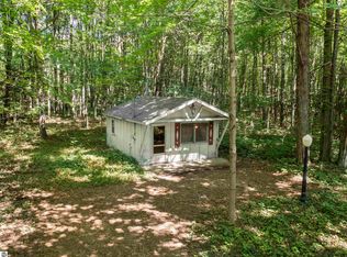 14880 Woods Trl, Thompsonville, MI