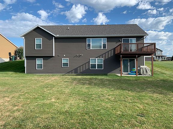 3rd image of 6521 Bradenwood Dr