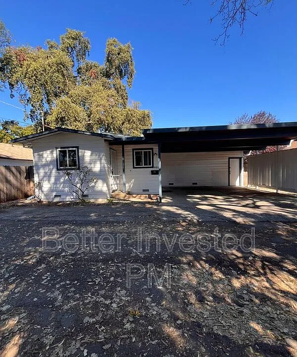 925 Beaver Ln