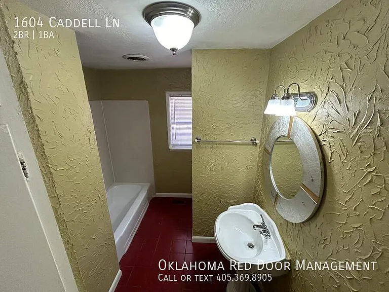1604 Caddell Ln — Photo 7