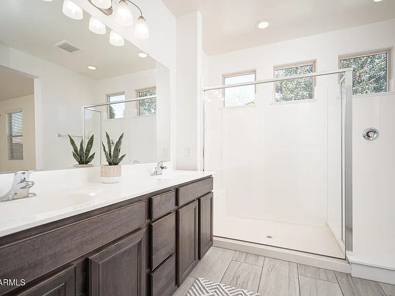18338 W Getty Dr — Photo 14
