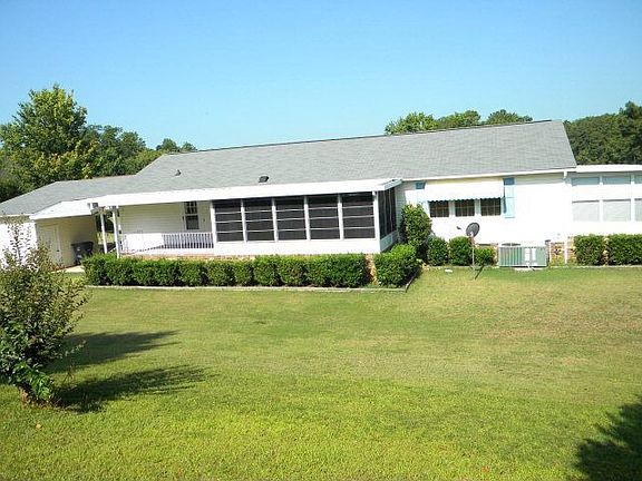 2nd image of 301 Crooked Pine Dr