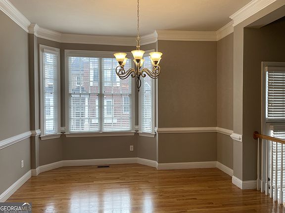 3rd image of 306 Creekbank Way SE