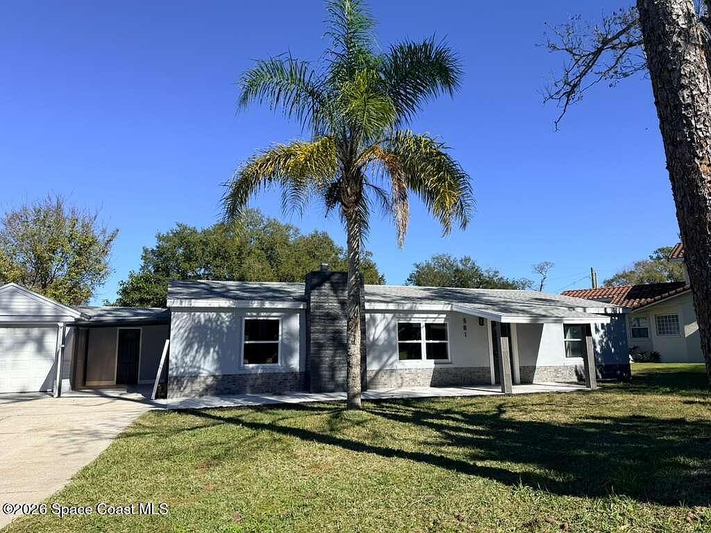 581 Calle Grande St