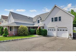 32 Sand St, Garnerville, NY 10923