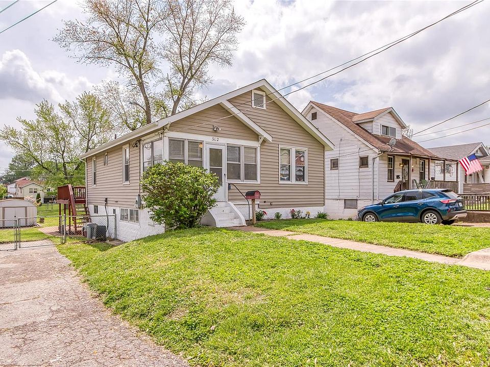 1st image of 302 W Arlee Ave