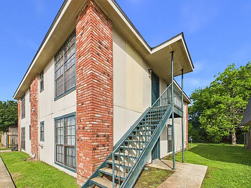 110 Country Ln Photo 1