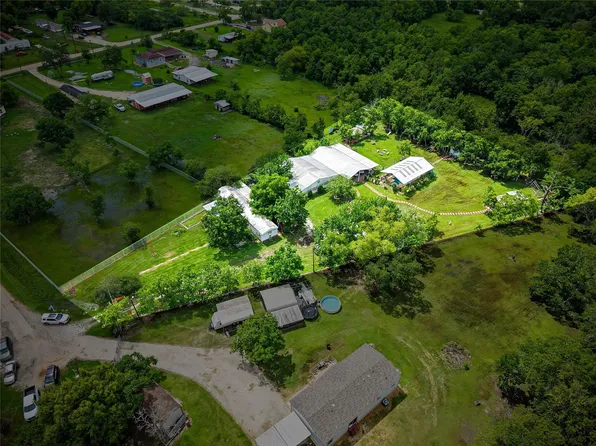 81 County Road 4904, Dayton, TX 77535