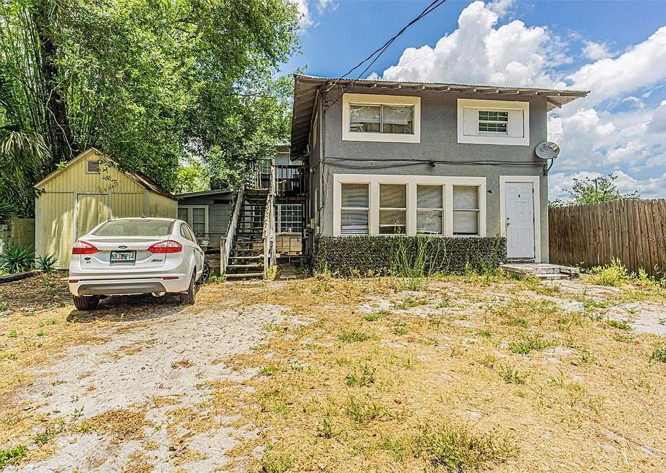 113 W Hanlon St