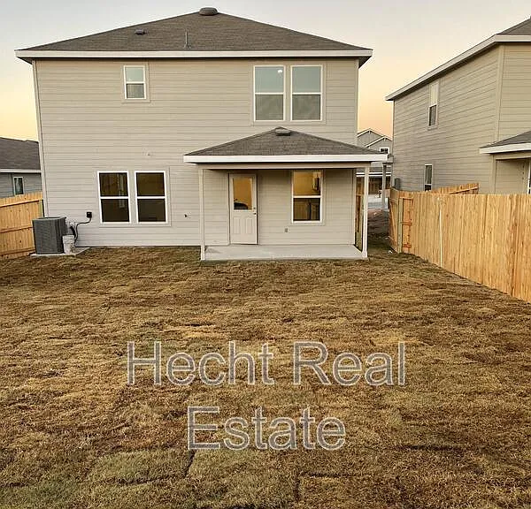 451 Forsythia — Photo 7