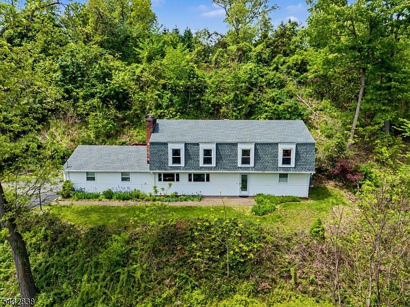 1st image of 67 Hook Mountain Rd