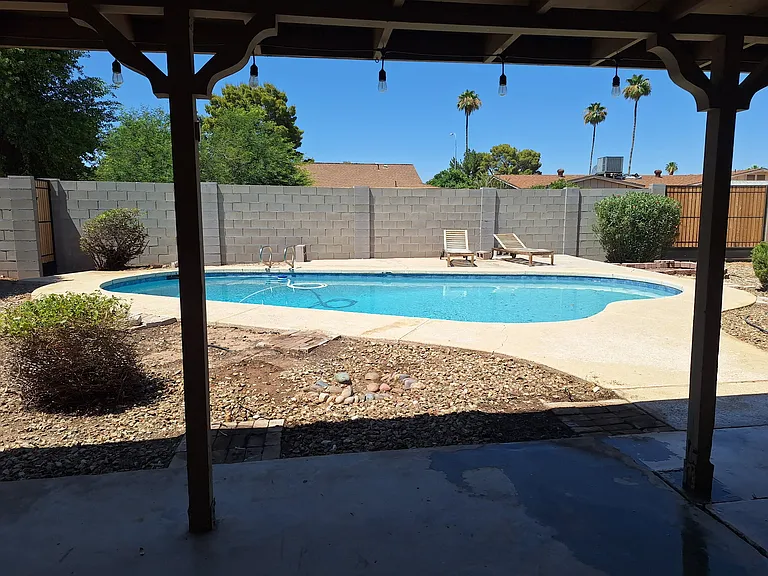 2058 E Fremont Dr — Photo 29