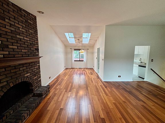 5th image of 1450 Sturbridge Ct