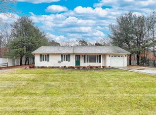 31 Milldown Rd, Yaphank, NY 11980