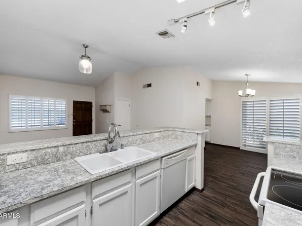 2929 E BROADWAY Road #100, Mesa, AZ 85204