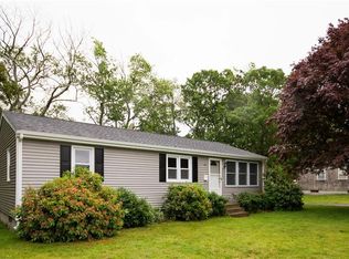 20 Primrose Ln, Tiverton, RI 02878